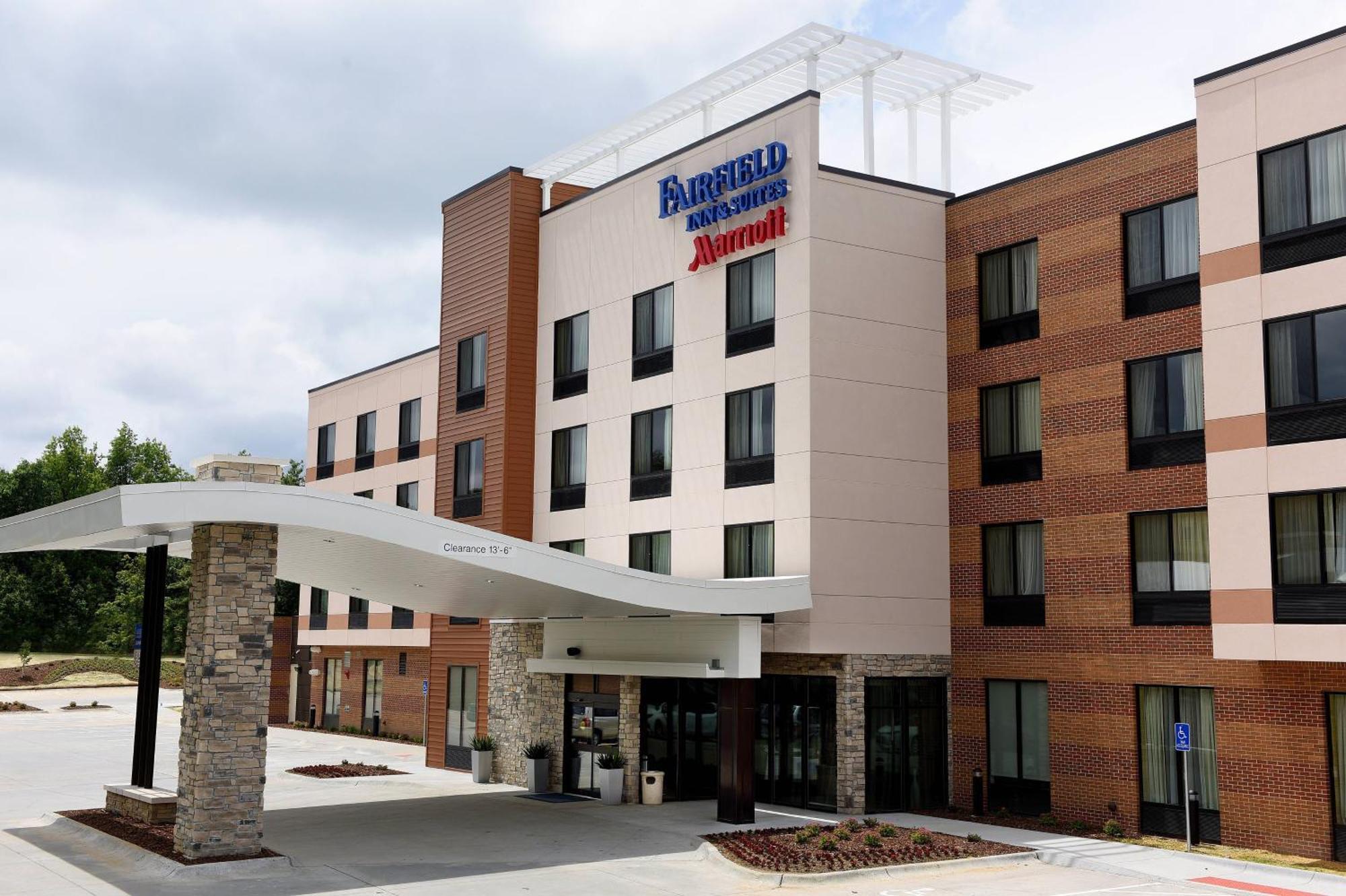 Fairfield & By Marriott West 3*